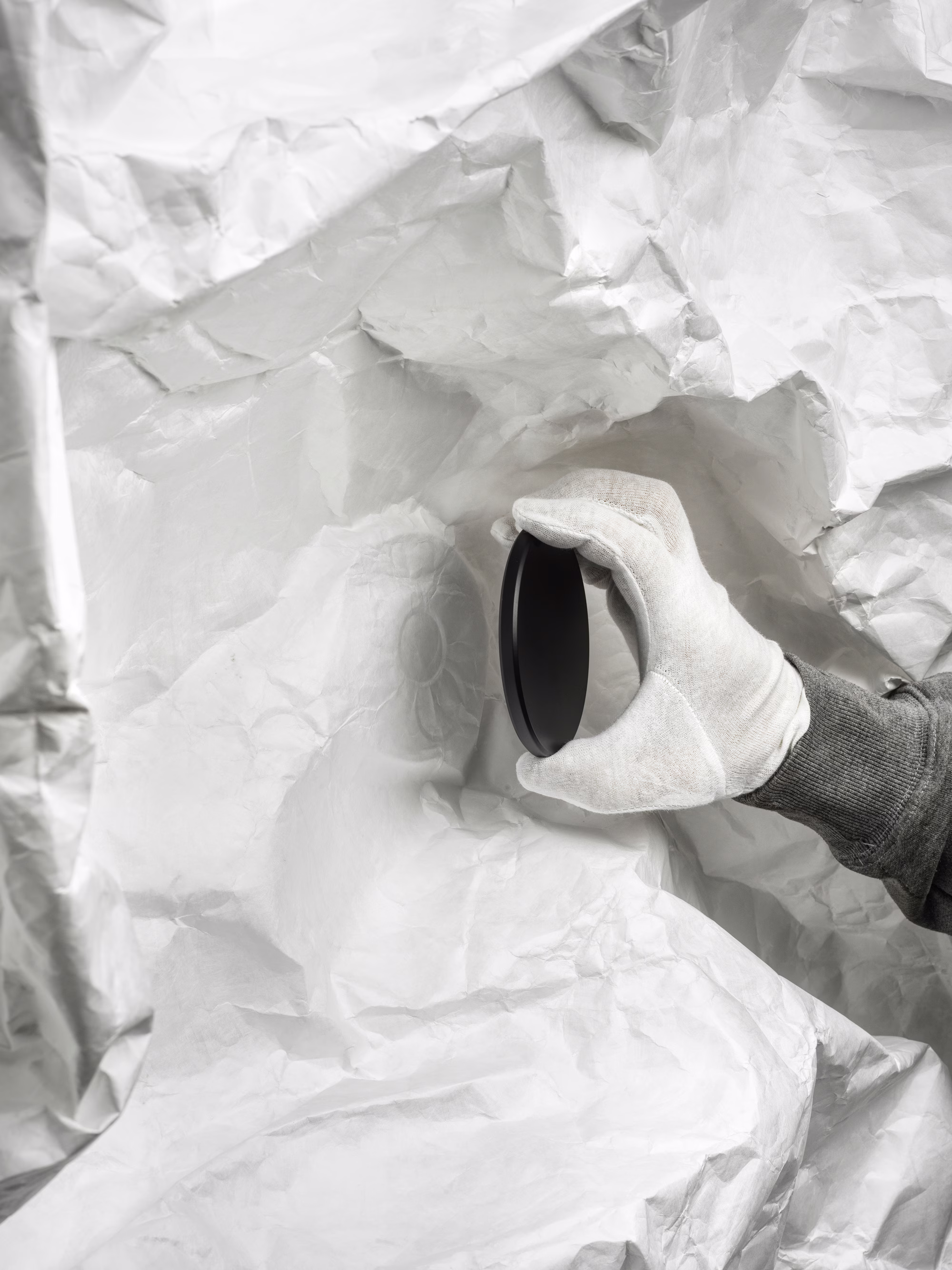 Detail of the magnetic dots securing the FLOS Maap