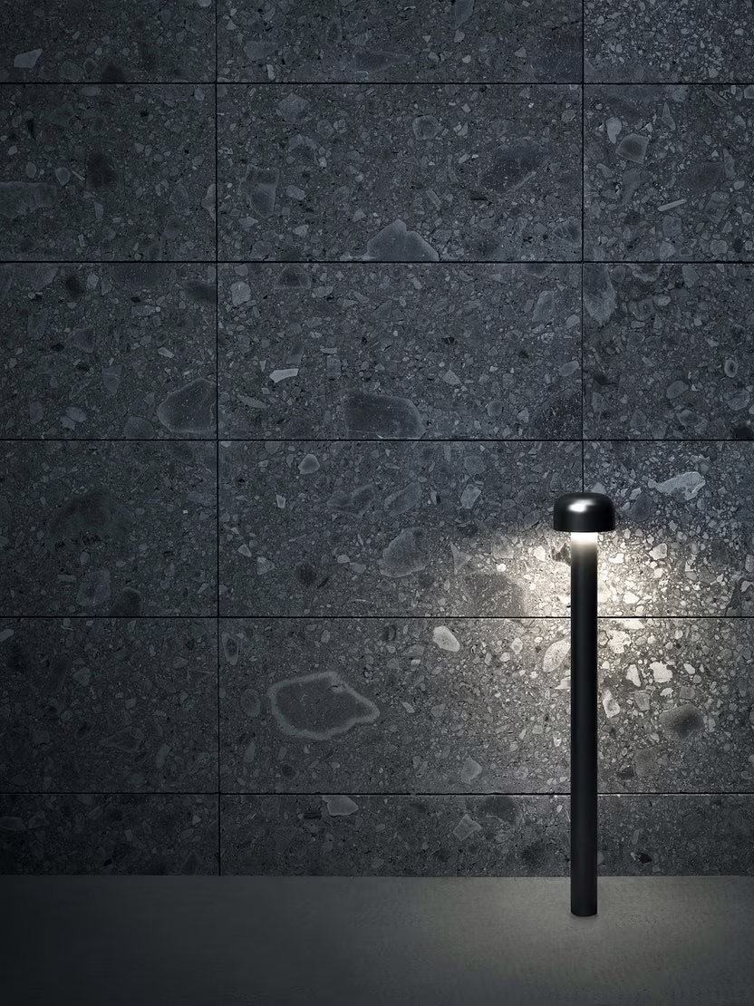 Bellhop Bollard view 3