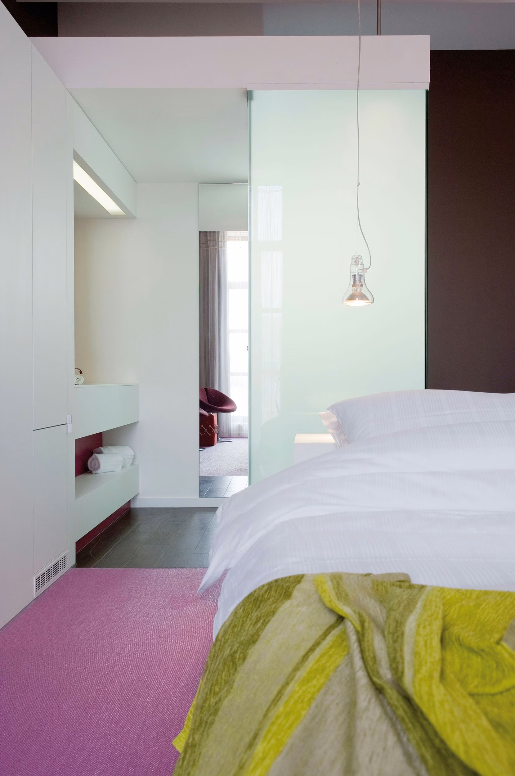 Atlas Pendant view 2